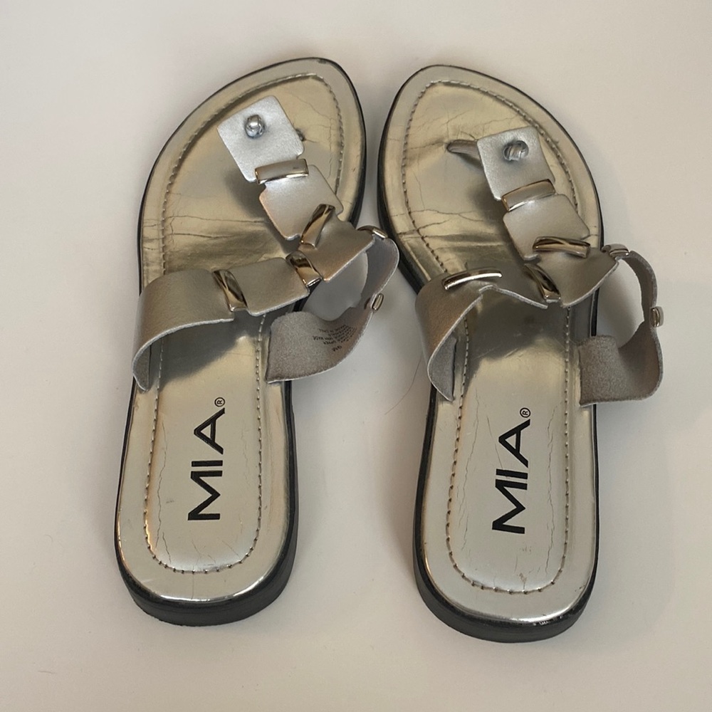 MIA Silver Women’s 9 Sandler With Chrome Accents on Strap